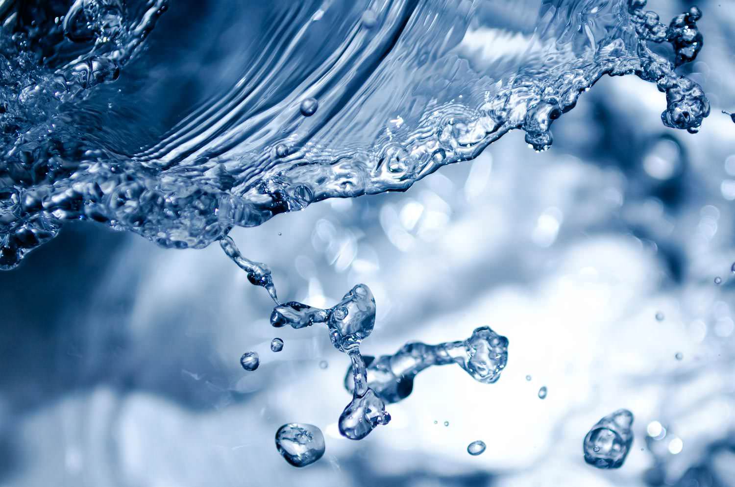 Splashing aqua water